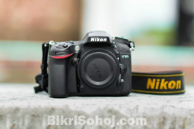 Nikon d7100 BODY ONLY